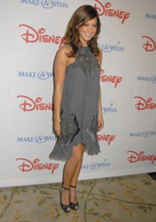 Ashley Tisdale feet photo thumbnail