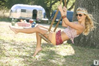 Nikki Leigh feet photo 2