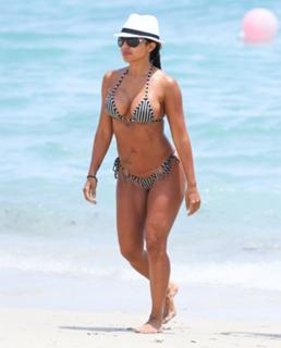 Vida Guerra feet photo thumbnail