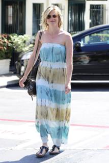 Amy Smart feet photo thumbnail