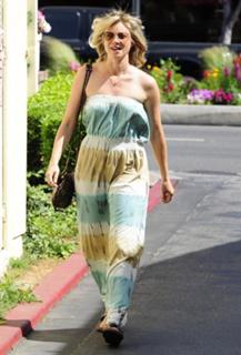 Amy Smart feet photo thumbnail
