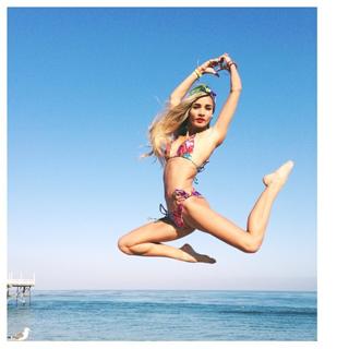 Pia Mia feet photo thumbnail