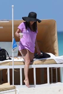 Caroline Flack feet photo thumbnail