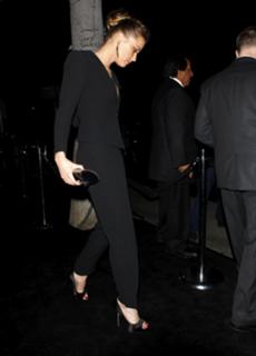 Amber Heard feet photo thumbnail