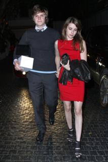 Emma Roberts feet photo thumbnail
