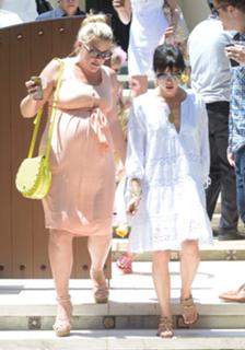 Selma Blair feet photo thumbnail