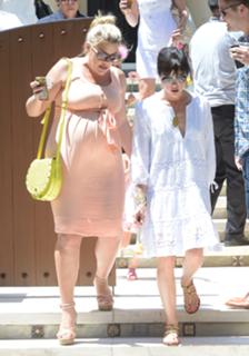 Selma Blair feet photo thumbnail