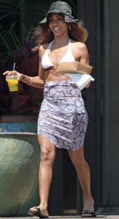 Jada Pinkett Smith feet photo thumbnail