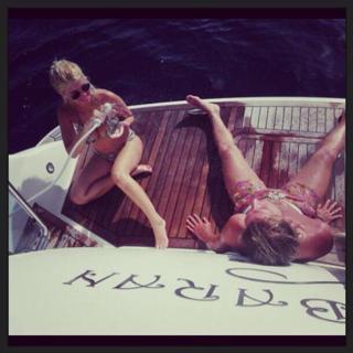 Wanda Nara feet photo thumbnail