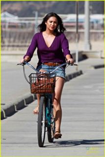 Shay Mitchell feet photo thumbnail