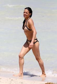Michelle Rodriguez feet photo thumbnail