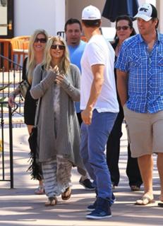 Fergie feet photo thumbnail