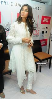 Ileana D'Cruz feet photo thumbnail