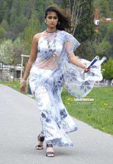 Ileana D'Cruz feet photo thumbnail