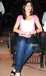 Ileana D'Cruz feet photo thumbnail
