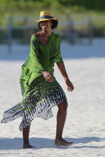 Kelly Rowland feet photo thumbnail