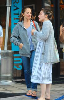 Minka Kelly feet photo thumbnail