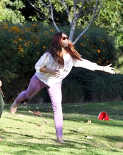 Minka Kelly feet photo thumbnail