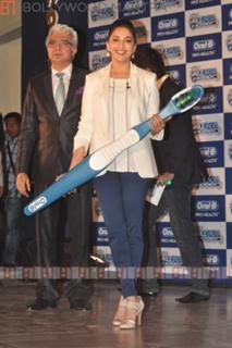 Madhuri Dixit feet photo thumbnail