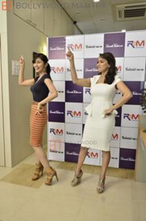 Madhuri Dixit feet photo thumbnail