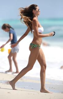 Melissa Satta feet photo thumbnail