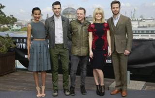 Zoe Saldana feet photo thumbnail