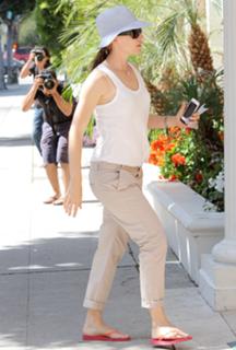 Jennifer Garner feet photo thumbnail