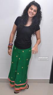 Taapsee Pannu feet photo thumbnail