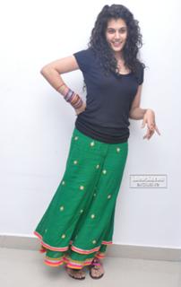 Taapsee Pannu feet photo thumbnail