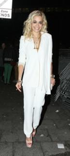 Rita Ora feet photo thumbnail