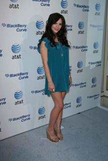Katharine McPhee feet photo thumbnail