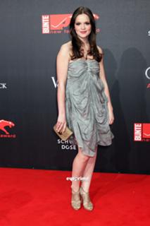 Emilia Schüle feet photo 5