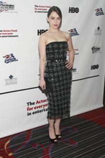 Emilia Clarke feet photo thumbnail