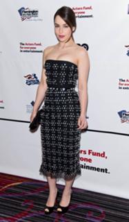 Emilia Clarke feet photo thumbnail