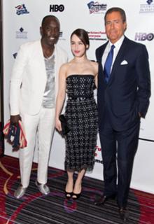 Emilia Clarke feet photo thumbnail