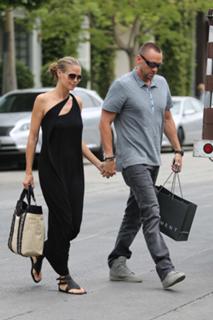 Heidi Klum feet photo thumbnail
