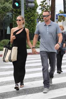 Heidi Klum feet photo thumbnail