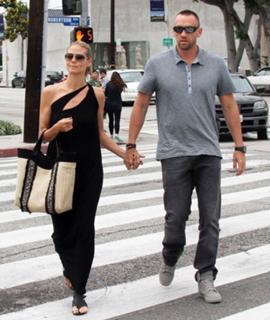 Heidi Klum feet photo thumbnail