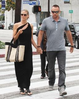 Heidi Klum feet photo thumbnail