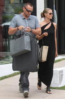 Heidi Klum feet photo thumbnail