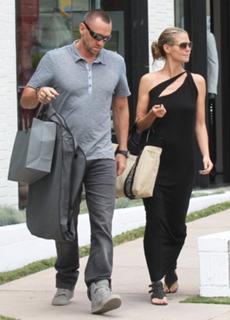 Heidi Klum feet photo thumbnail