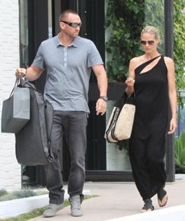 Heidi Klum feet photo thumbnail