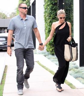 Heidi Klum feet photo thumbnail