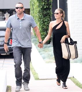 Heidi Klum feet photo thumbnail