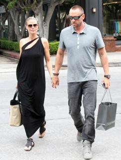 Heidi Klum feet photo thumbnail