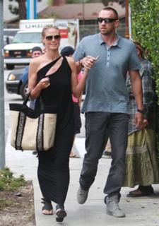 Heidi Klum feet photo thumbnail