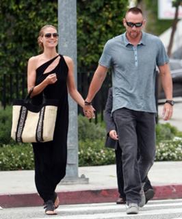 Heidi Klum feet photo thumbnail