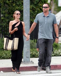 Heidi Klum feet photo thumbnail
