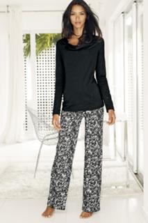 Lais Ribeiro feet photo thumbnail