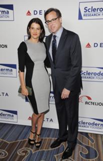 Cobie Smulders feet photo thumbnail